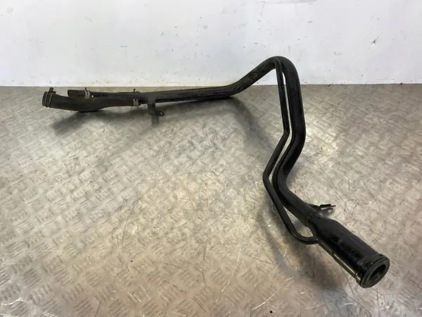 Nissan OE FOB39496 Tankfyllningshals - Begagnad image 3