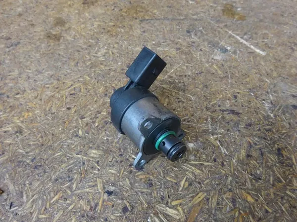 Sensor de pressão de combustível AUDI A4 B7 A6 C6 3.0 TDI 0928400676 image 2