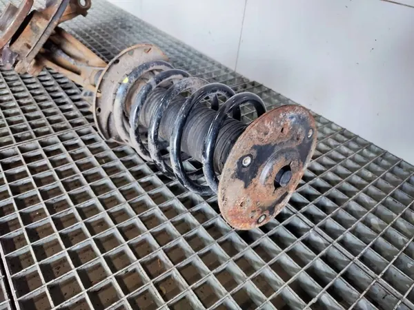 Snodo anteriore destro Volvo S80 II 2.0D OEM 31317797 image 3