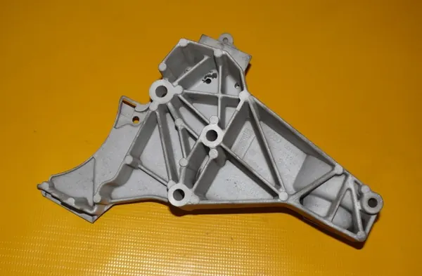 Support Embrayage Visqueux OEM 077121235A Audi A6 S6 image 4