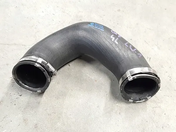 Volkswagen Touareg II 2010 Intercooler Schlauch image 2