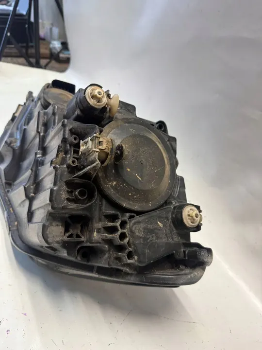 VW Caddy 2K1 2K1941016 Oikea Etuvalaisin 2015 image 7