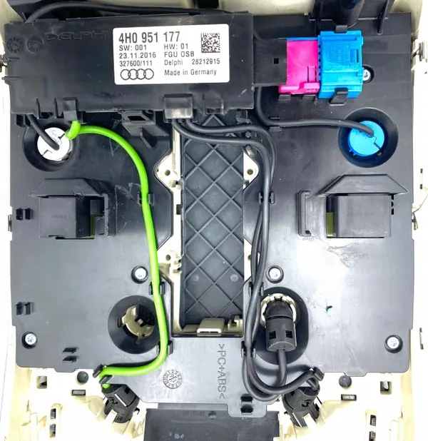 Éclairage siège Audi A8 S8 OEM 4H0947135 ET1 image 4