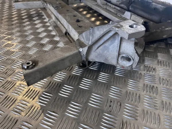 Tesla Model X Vorderbremsen OEM 106813900A Gebraucht image 10