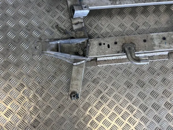 Tesla Model X Vorderbremsen OEM 106813900A Gebraucht image 5