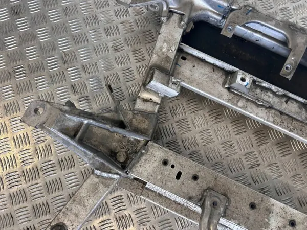 Tesla Model X Vorderbremsen OEM 106813900A Gebraucht image 9