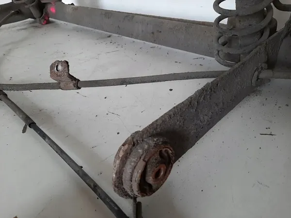 HYUNDAI ATOS 1.0i 12V LIFT Poutre de Suspension Arrière BZ image 7