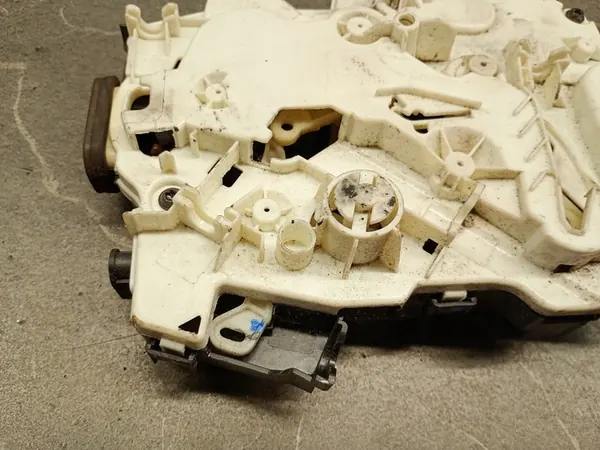 Módulo de cerradura de puerta corredera derecha Mercedes Vito A4477302702 image 2