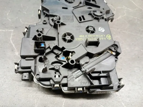 Módulo de cerradura de puerta corredera derecha Mercedes Vito A4477302702 image 8