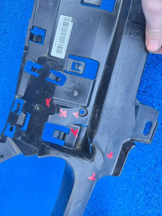Achterbumperbeugel OEM QUA11836 voor BMW 8 image 3