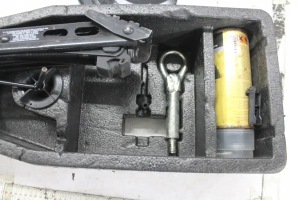 AUTO-WOJTEX Jack & Wrench Set for Insignia A 2008-2017 image 4