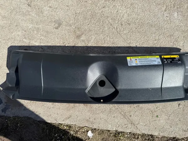 Cubierta cinturón delantero Audi A5 8W OEM 8W6807081B image 2