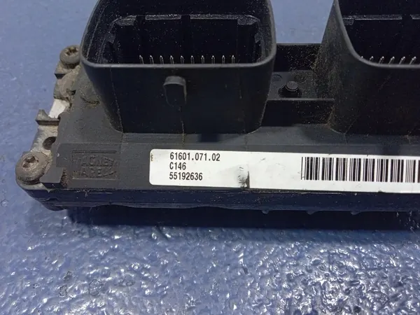 FIAT PANDA II 1.2 Contrôleur Moteur 55192636 image 4