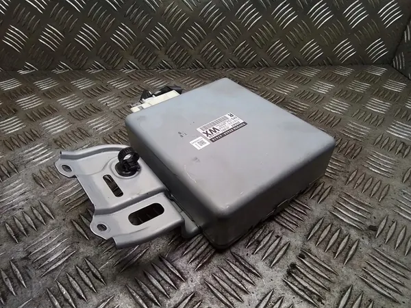 Module direction assistée OEM 8965047610 Toyota Prius+ image 4