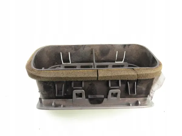 Oikea ilmanvaihtohila OEM 687605Z00 Nissan Questille image 3