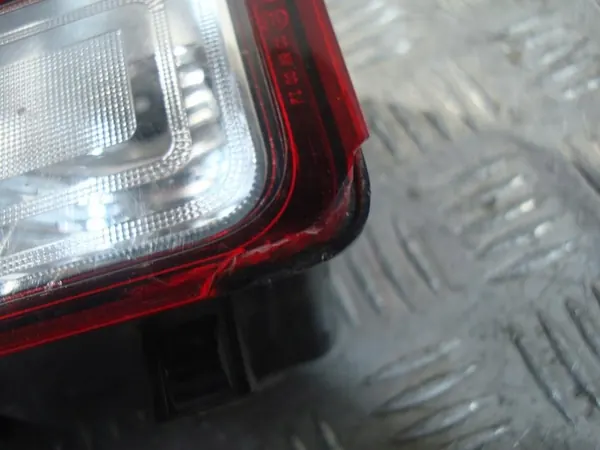 Luz trasera izquierda, luz de marcha atrás Renault Trafic III image 2