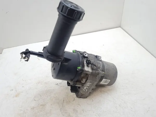 Servostyrningspump Peugeot Partner 1.6L 2018 OEM 9813664780 image 4