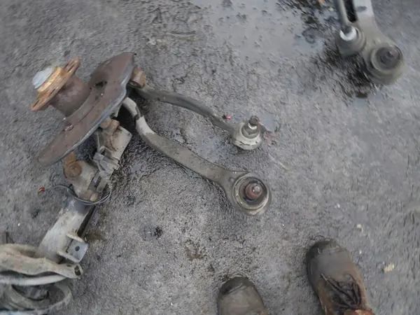 Mercedes A2123204013 Voor linker ophangingsarm image 4