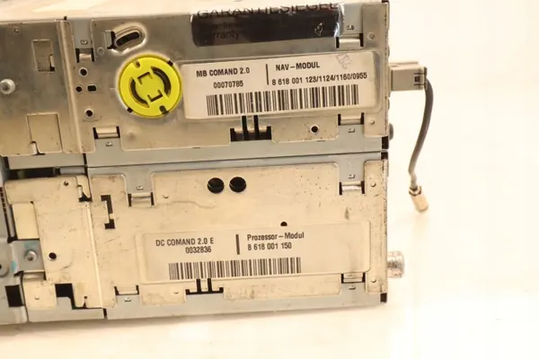 Radio Mercedes Clase C W203 OEM 8618001150 image 8