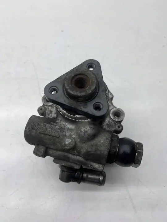 Pompe de direction OEM 8D0145156T pour Skoda Superb image 3