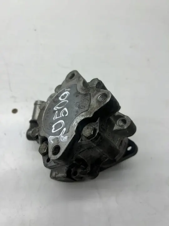 Pompe de direction OEM 8D0145156T pour Skoda Superb image 5