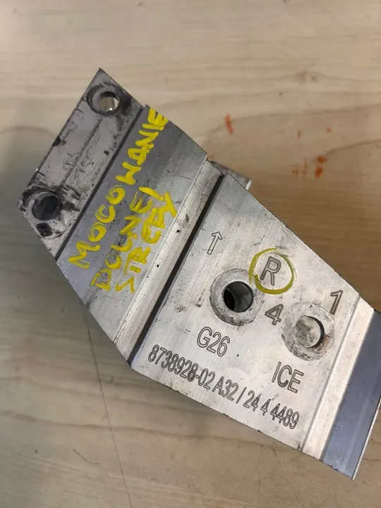 A32 SUPPORT DE MONTAGE 8738928-02 image 2