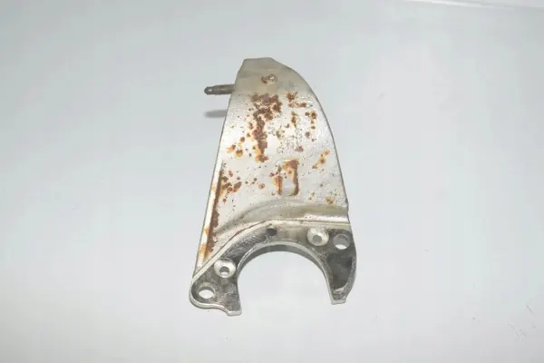 Pakoputken kiinnitys OEM 18327845899 BMW 5 F10 image 4
