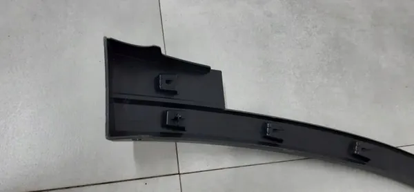 SKODA KODIAQ Vasemman etuhelman lista image 5