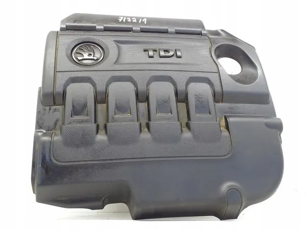 Skoda Superb III Moottorikansi OEM 04L103925T image 2
