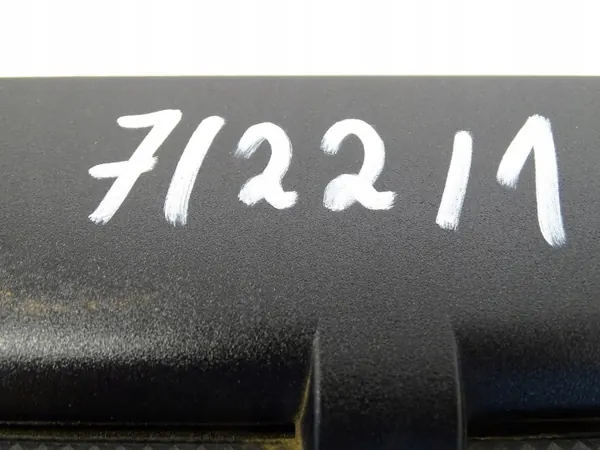 Skoda Superb III Moottorikansi OEM 04L103925T image 5