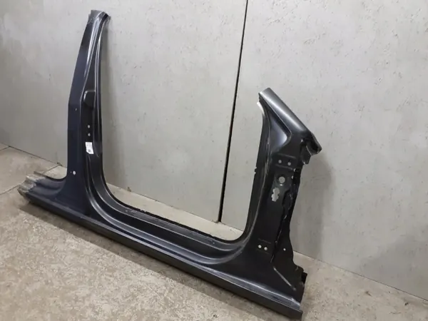 Audi A4 B9 Front rechts Schweller OEM 8W9810076TD image 3