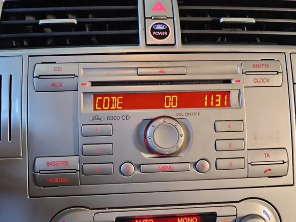 OEM 8V4T-18C815-AD Ford Kuga MK1 Tehdasradio image 2