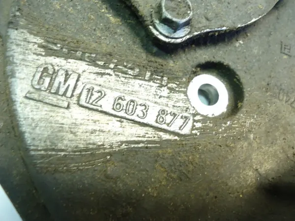Opel OE oliepomp-timingdeksel OEM 12603877 image 3