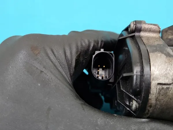 Válvula EGR Renault Scenic II 2.0 DCI image 4