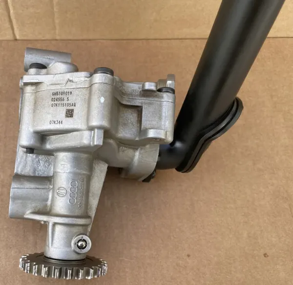 Bomba de aceite OEM 07K115105AQ para VW Skoda - Usada image 5