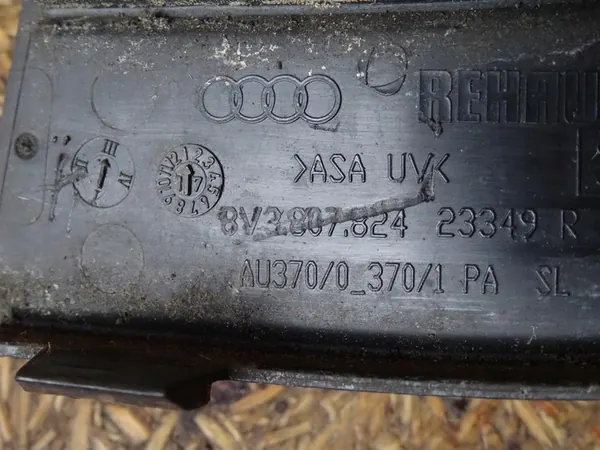 Audi A3 8V Etu Oikea Puskuri Trim S-Line 8V3807824 image 5