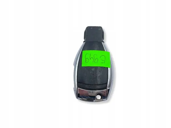 Chave Mercedes OEM UHP2235 - 3 Botões Prata Usada image 6