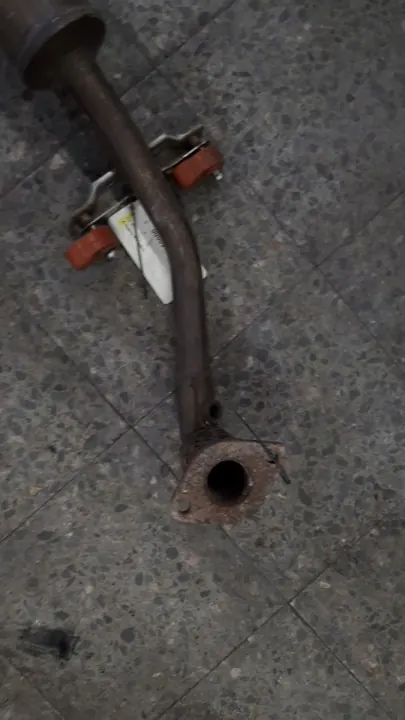 Silenciador central Hyundai i10 13R OEM tlumik - Usado image 5