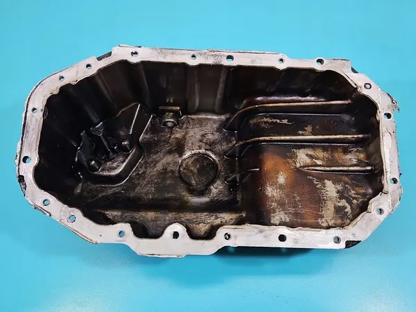 Oljetank VW Golf V 1.4 16V image 9