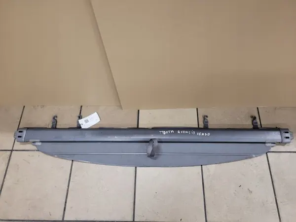 Toyota Avensis Verso bagageutrymmesrulle OEM JUT47020 image 2