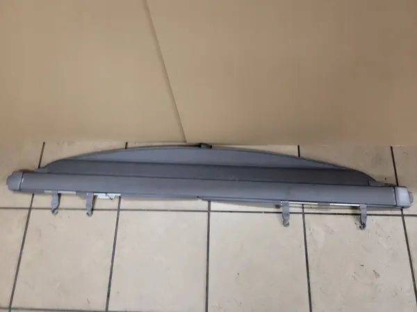 Toyota Avensis Verso bagageutrymmesrulle OEM JUT47020 image 6