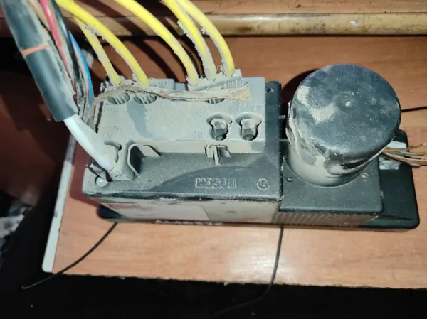 Keskitulppapumppu OEM 2088000948 Mercedesille image 3