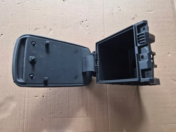 MG ZS 17-19 Lift Käsinoja OEM 10681612 Punainen Nahka image 9