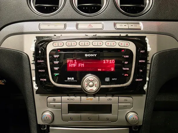 Radio Ford OEM 6000CD avec AUX et DAB pour Focus MK2 image 2