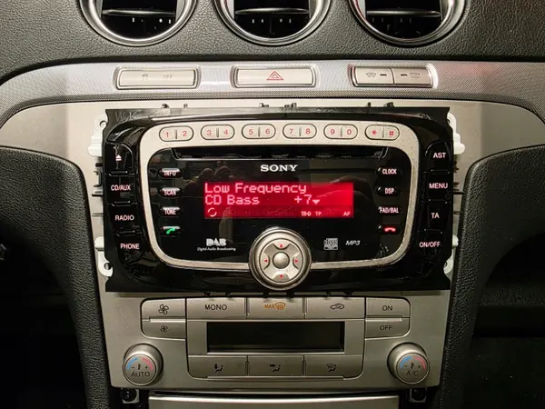 Radio Ford OEM 6000CD avec AUX et DAB pour Focus MK2 image 4