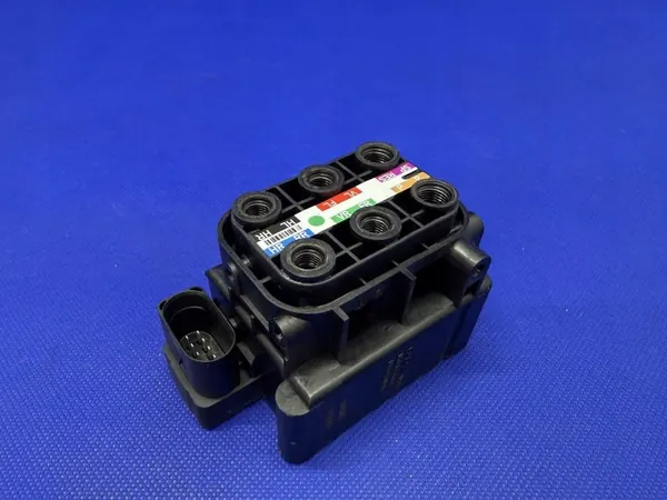 Air Suspension Valve Block Audi A6 C7 A7 4G0616013A Used image 2
