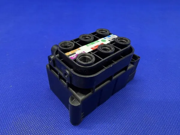 Air Suspension Valve Block Audi A6 C7 A7 4G0616013A Used image 3