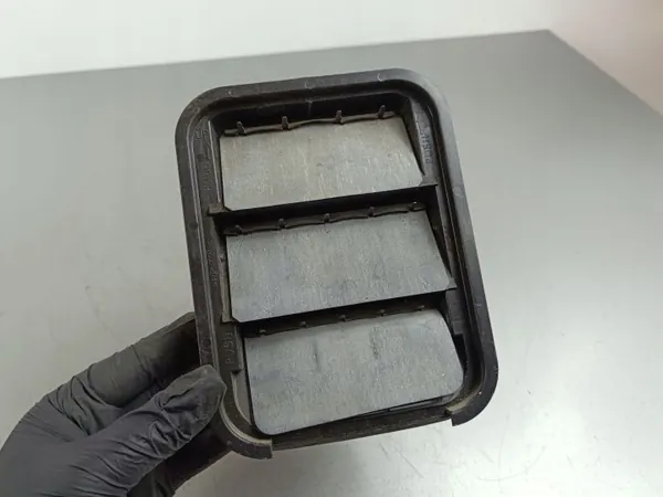 Nissan X-Trail T33 tuuletusritilä OEM FOB44737 image 2