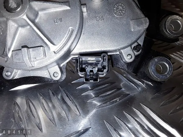 Moteur d'essuie-glace Ford Puma OEM L1TB17404AB - Occasion image 3