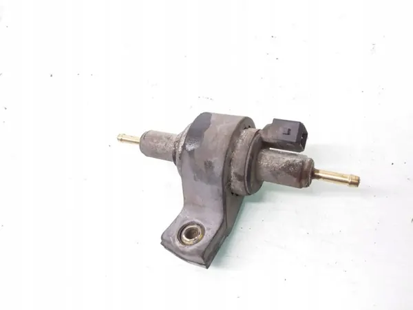 Bomba de combustible Webasto OEM 9012868C VW Transporter image 2